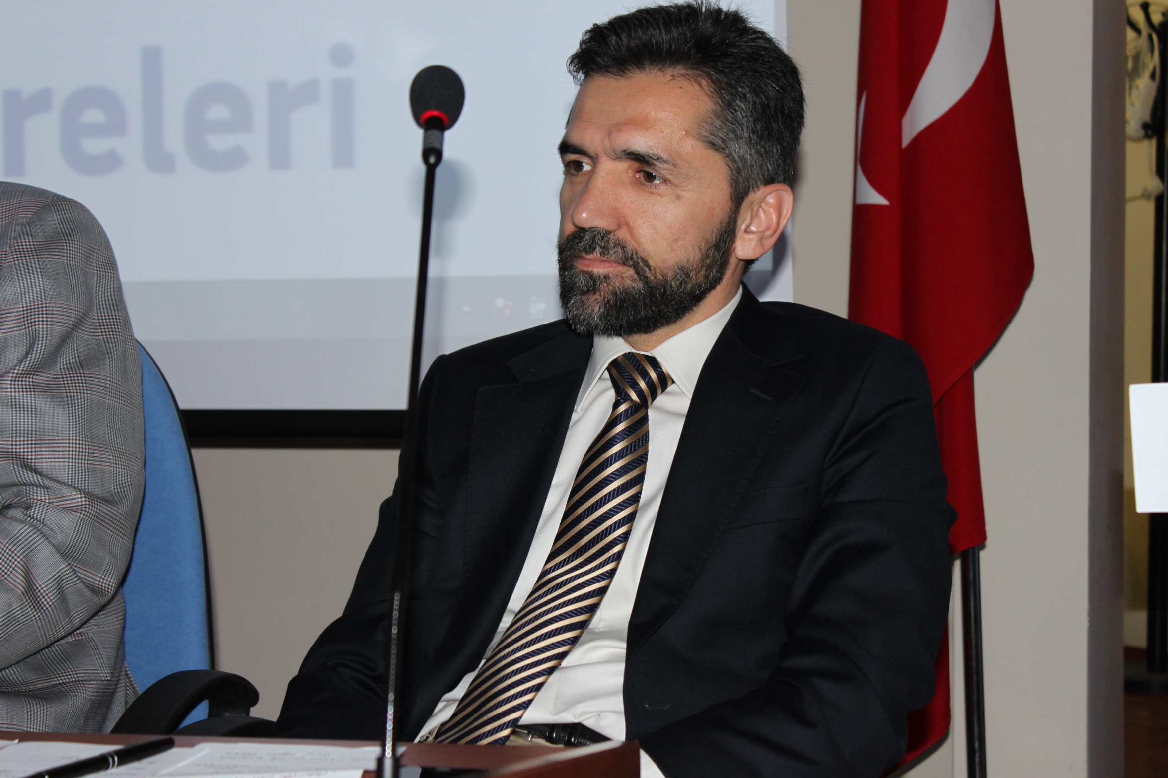 Enstitü Müdürümüz Prof. Dr. Recep Şentürk Hayat Vakfı'nda Seminer Verdi